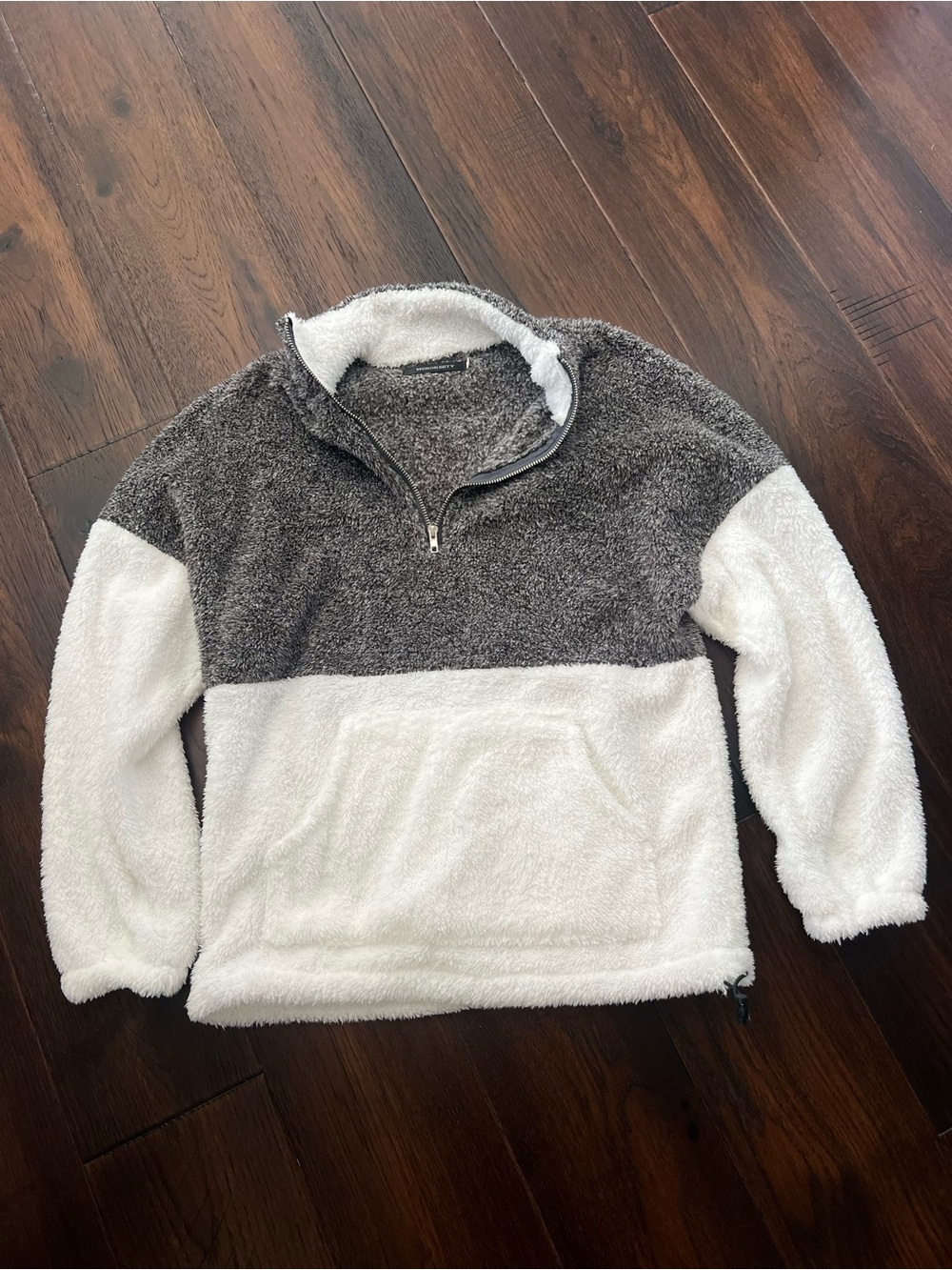 Colorblock Sherpa Half-Zip Pullover - Gray & White